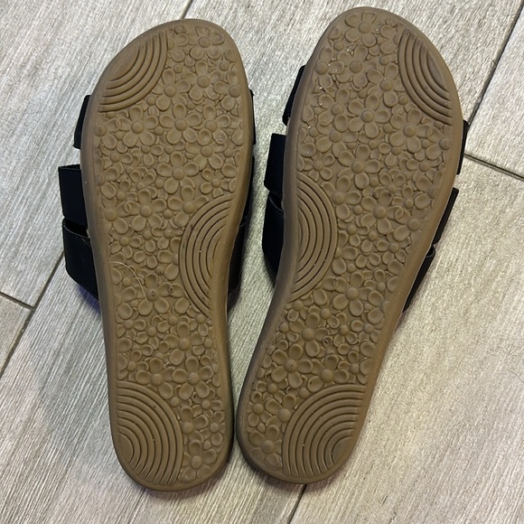 Cliffs by White Mountain Women's Fredie Sandal - Picture 5 of 5